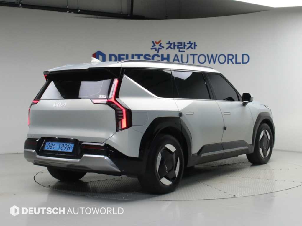 기아 EV9 롱레인지 4WD 어스 사진 2/20