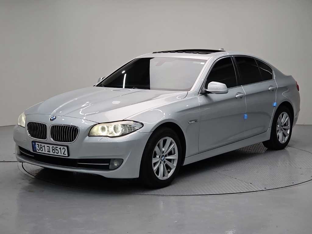 BMW 5시리즈 520d 사진