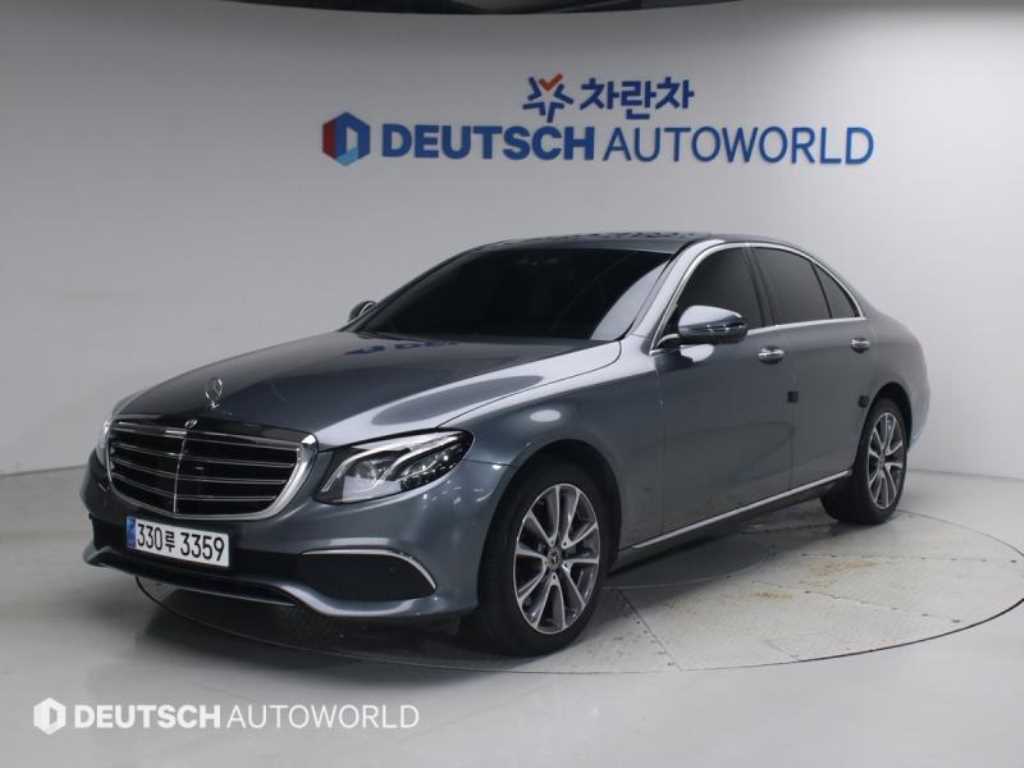 벤츠 E 클래스 E300 4MATIC 익스클루시브 사진 2/20
