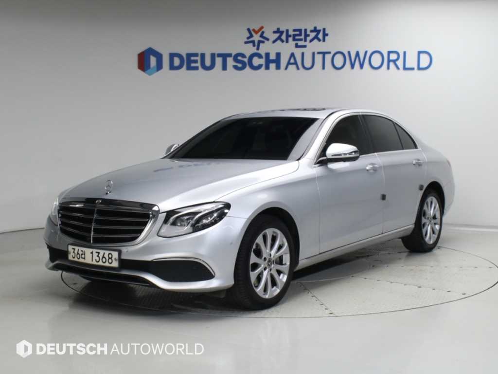 벤츠 E 클래스 E300 4MATIC 익스클루시브 사진