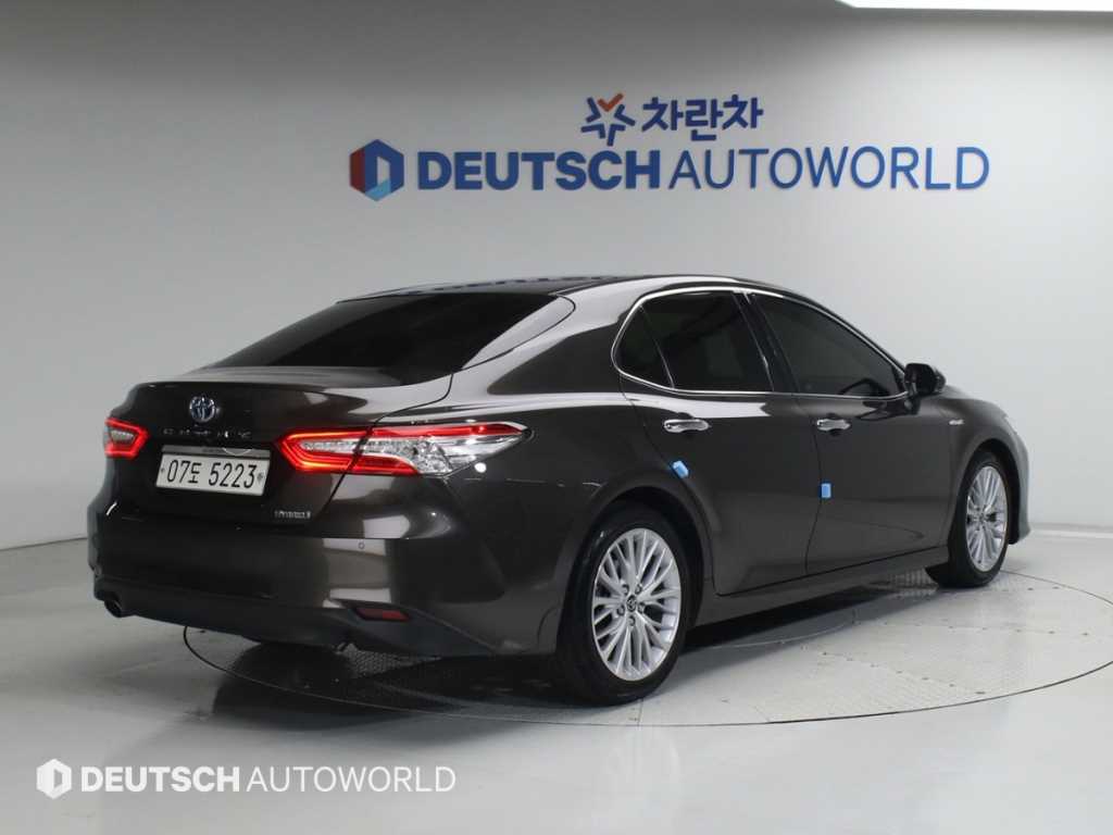 토요타 캠리 2.5 하이브리드 사진 2/20