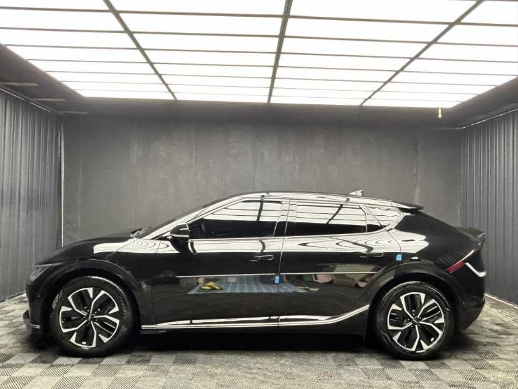 기아 EV6 롱레인지 어스 사진 2/17