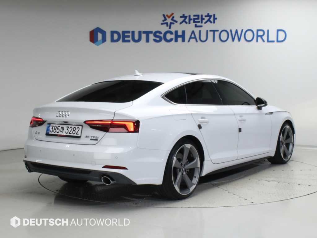 아우디 A5 45 TFSI 콰트로 프리미엄 스포트백 사진 2/20