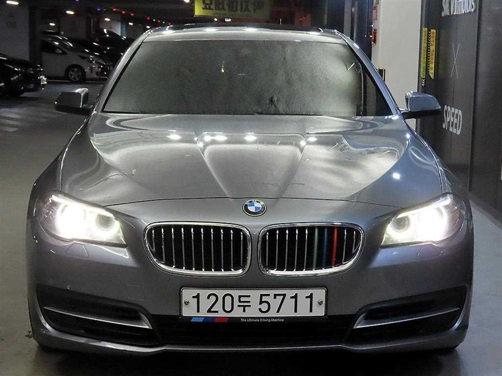 BMW 5시리즈 520d xDrive 사진 2/20