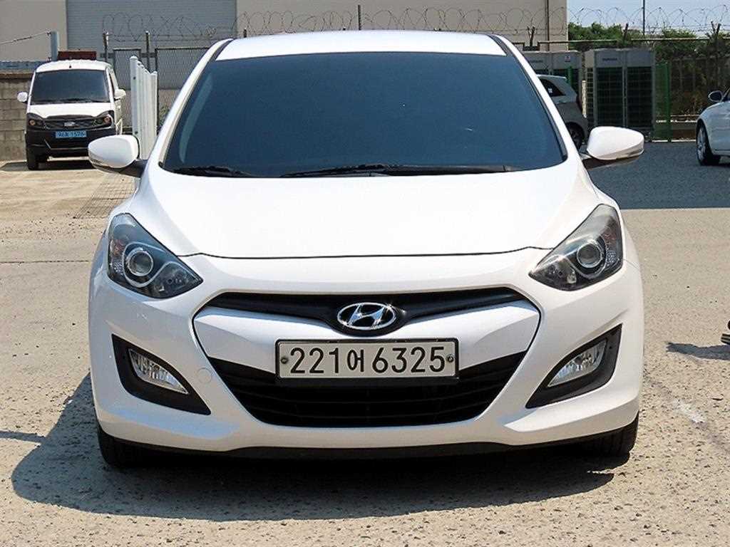 뉴 i30 1.6 VGT PYL 2014년식
