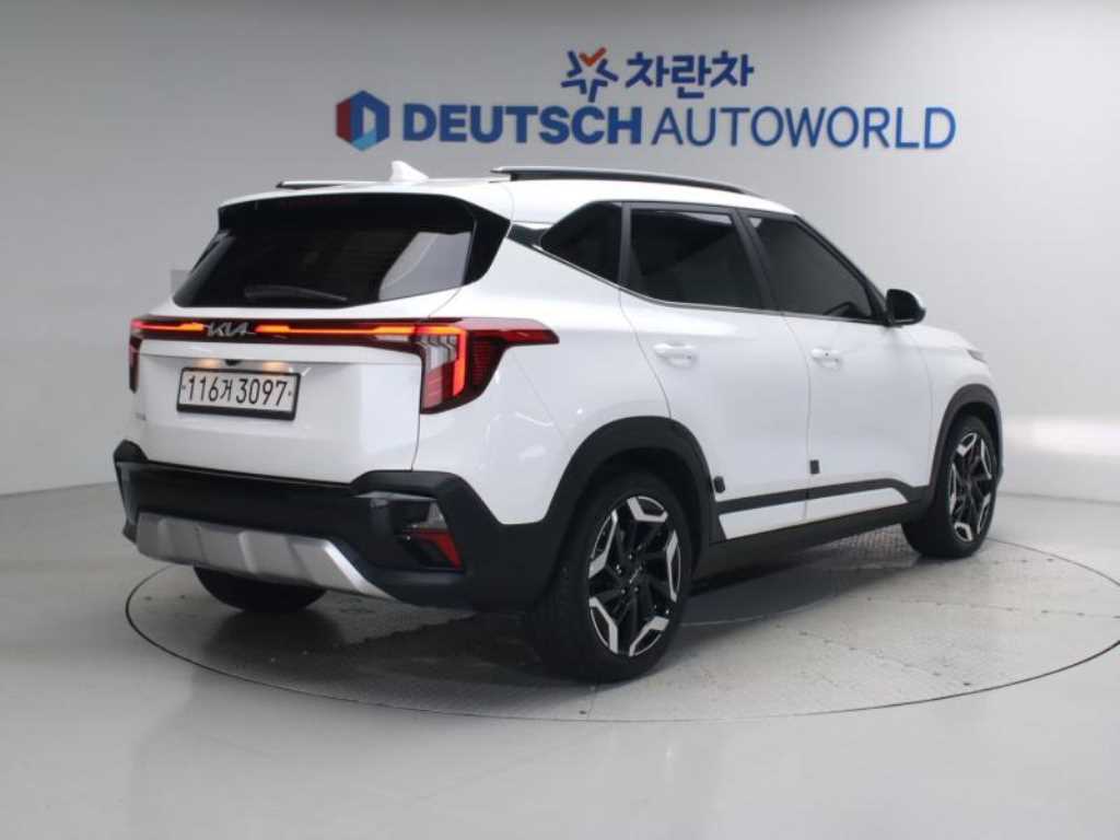 기아 셀토스 가솔린 2.0 2WD 시그니처 사진 2/20