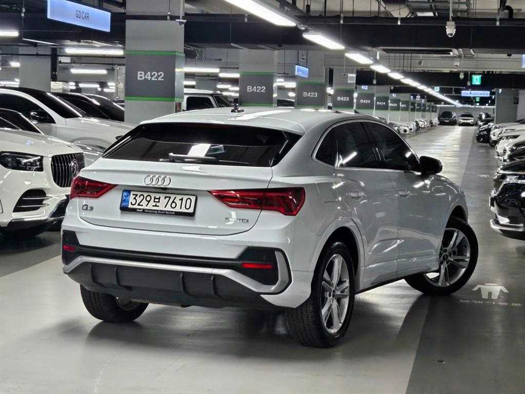 아우디 Q3 35 TDI 스포트백 사진 2/20