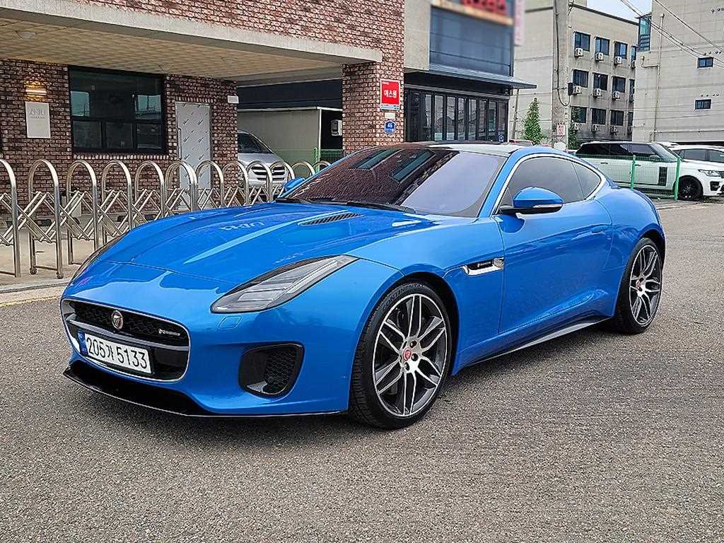 재규어 F-TYPE P380 R-다이나믹 쿠페 사진 2/18