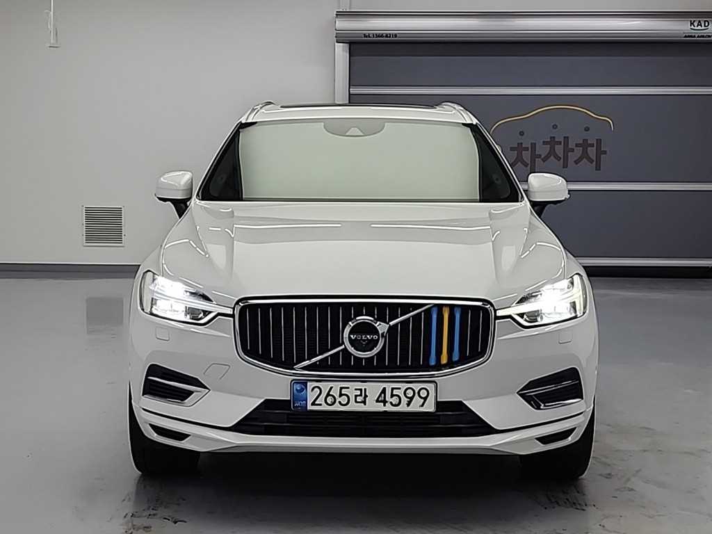 볼보 XC60 T8 AWD 인스크립션 사진 2/20