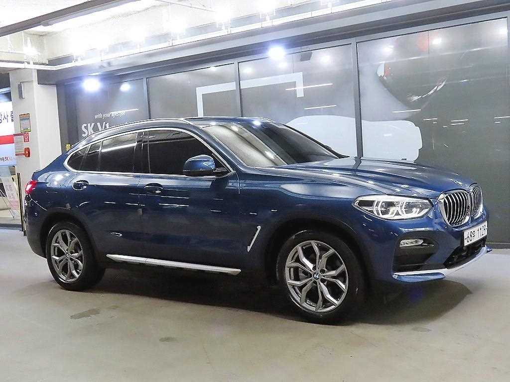 BMW X4 xDrive 20i xLine 사진 2/20