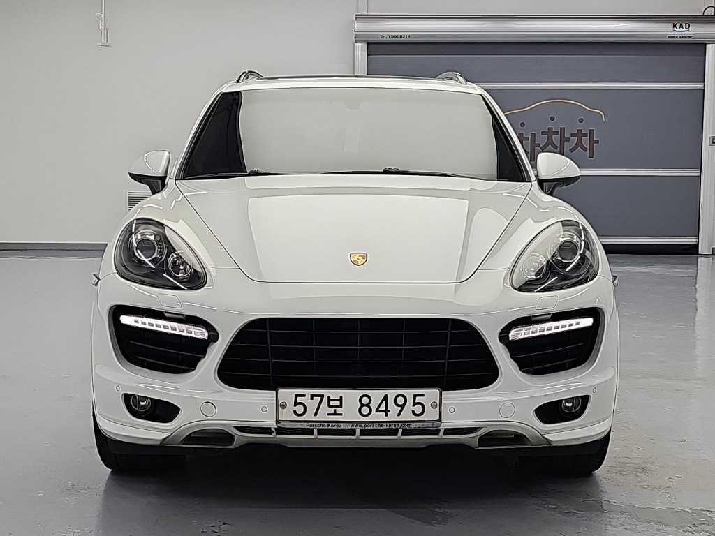 포르쉐 카이엔 4.8 GTS 사진 2/20