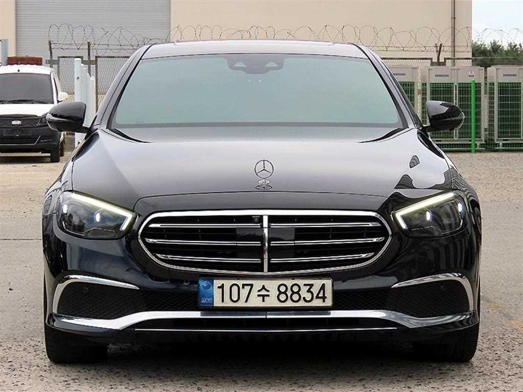 벤츠 E 클래스 E220d 4MATIC 익스클루시브 사진