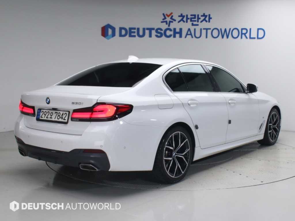 BMW 5시리즈 530i M 스포츠 사진 2/20