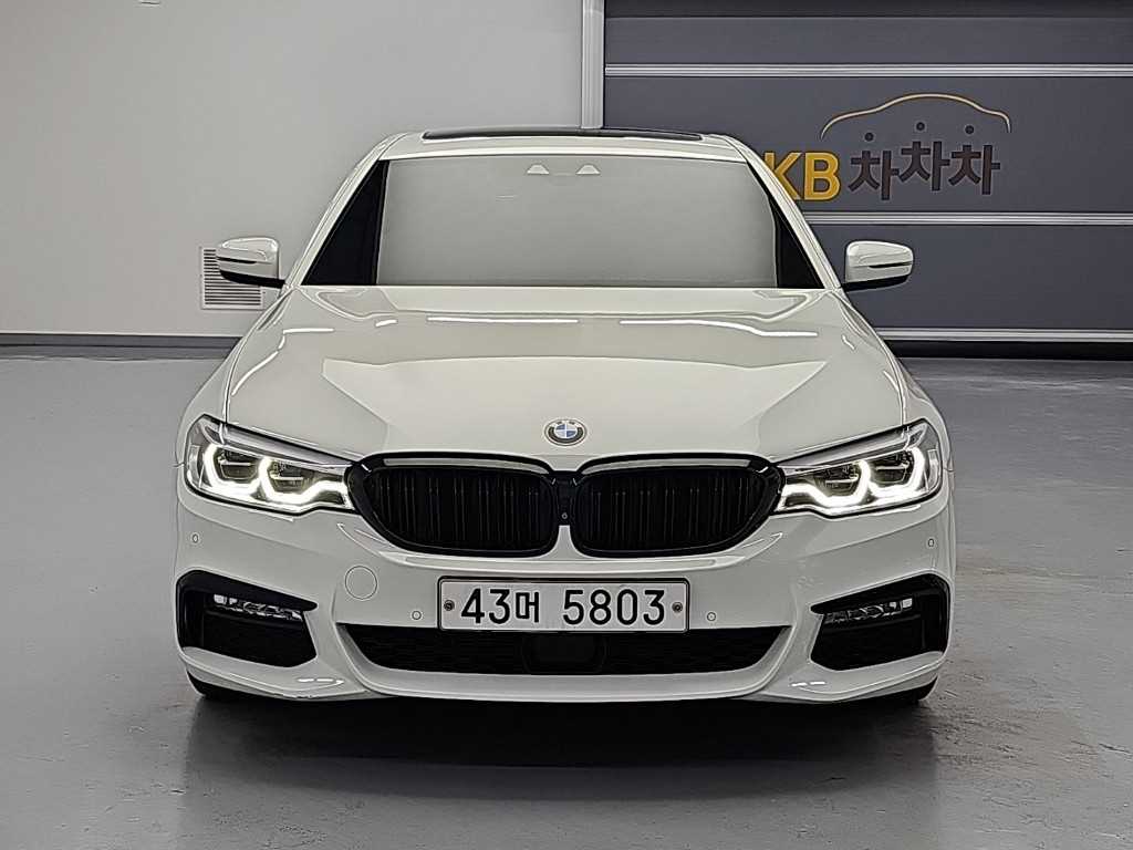 BMW 5시리즈 520d M 스포츠 플러스 사진