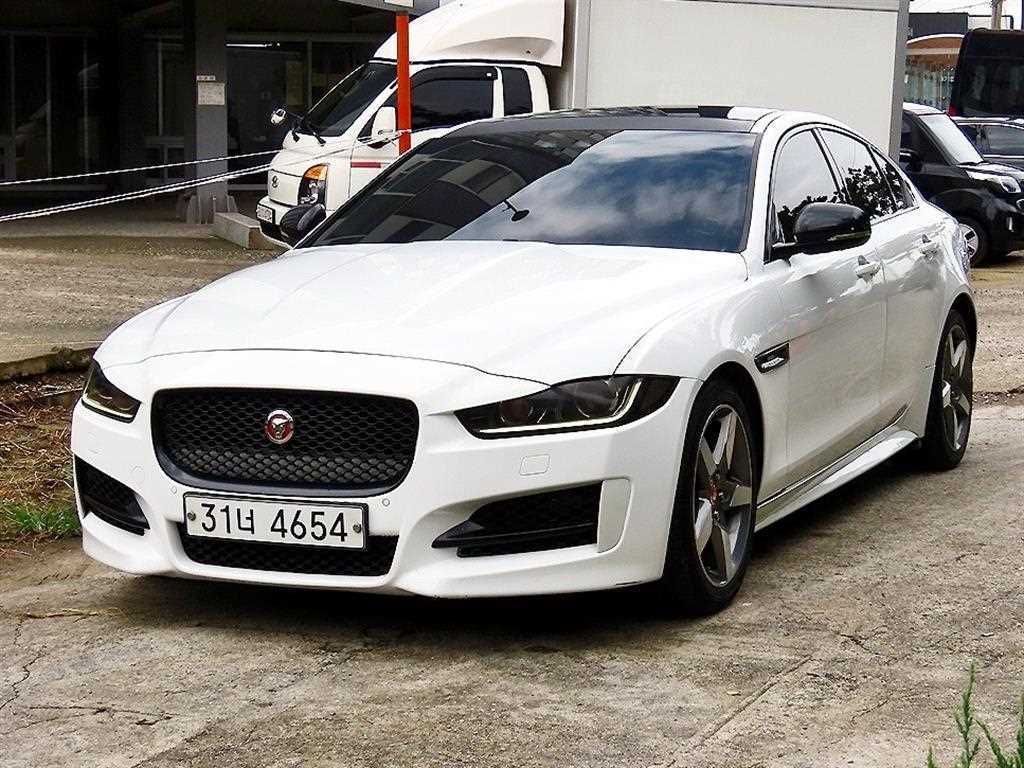 재규어 XE 2.0D R스포츠 사진 2/20
