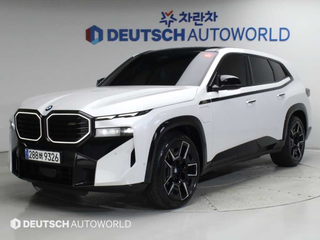 BMW XM 4.4 사진