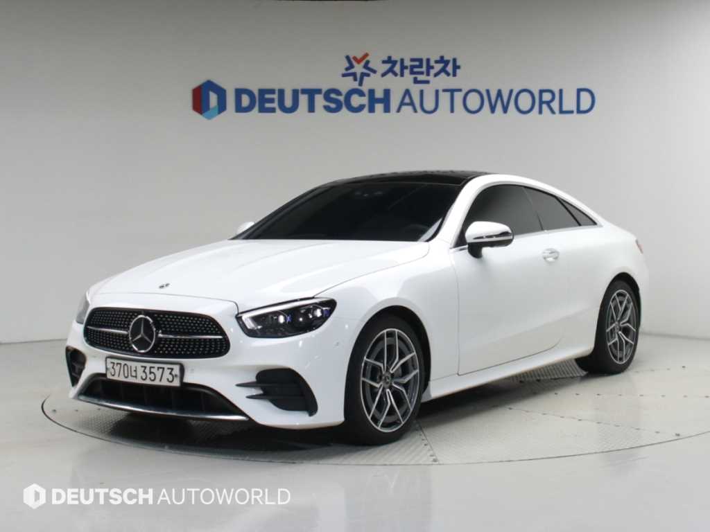 벤츠 E 클래스 E300d 4MATIC 쿠페 사진