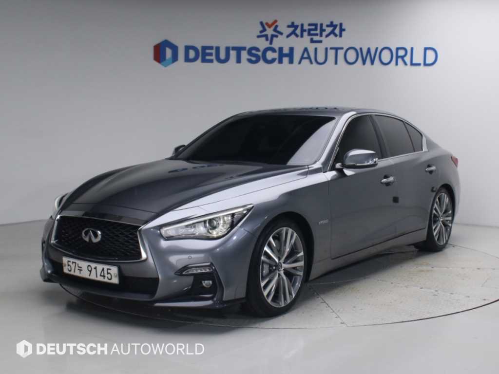 인피니티 Q 3.5 하이브리드 블루 스포츠 센서리 사진