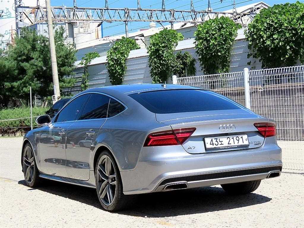 아우디 A7 50 TFSI 콰트로 스포츠 사진 2/20