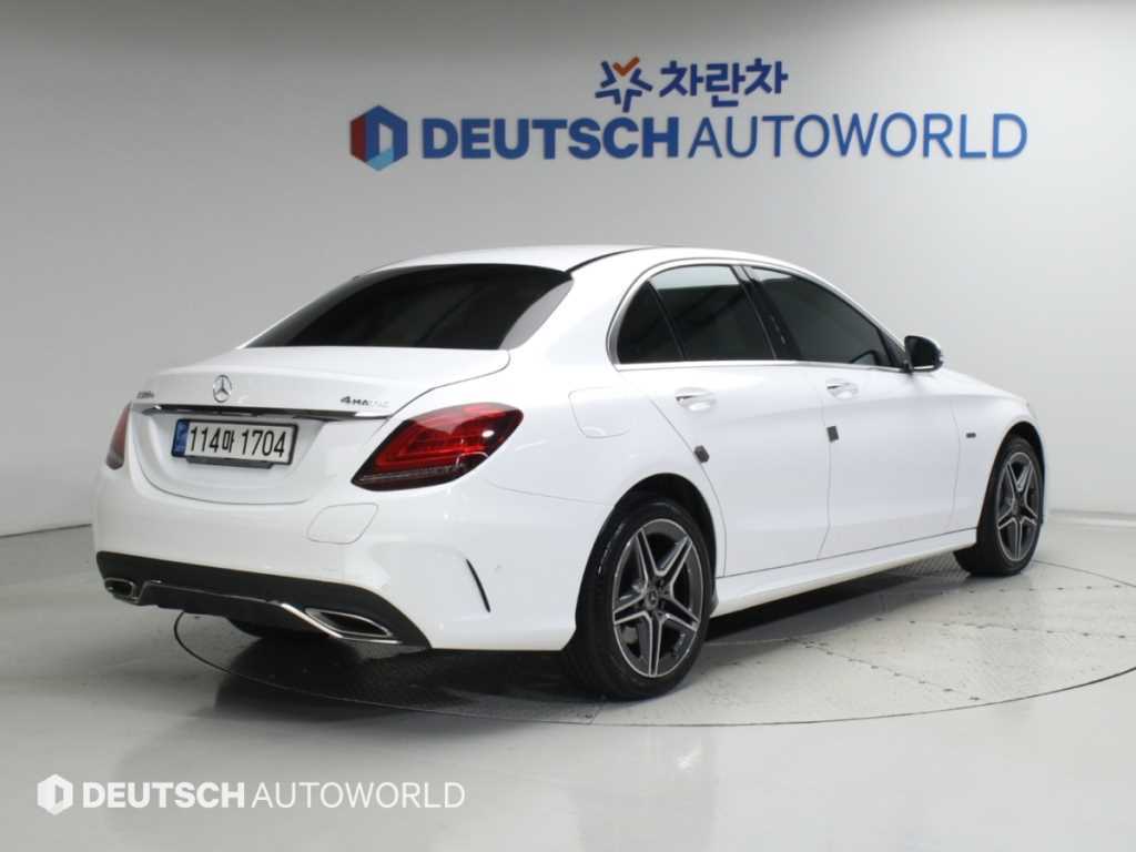 벤츠 C 클래스 C300e 4MATIC AMG Line 사진 2/20