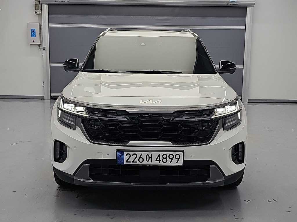 기아 셀토스 가솔린 1.6 터보 4WD 시그니처 사진 2/20