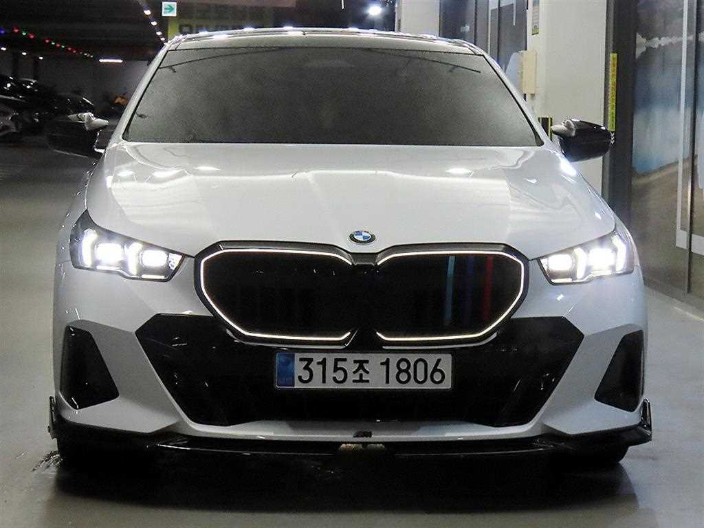 BMW 5시리즈 530e xDrive M 스포츠 사진 2/20