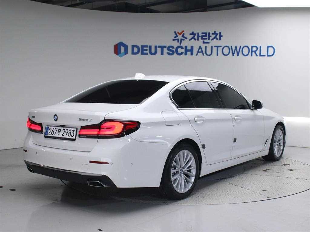 BMW 5시리즈 523d xDrive 럭셔리 사진 2/20