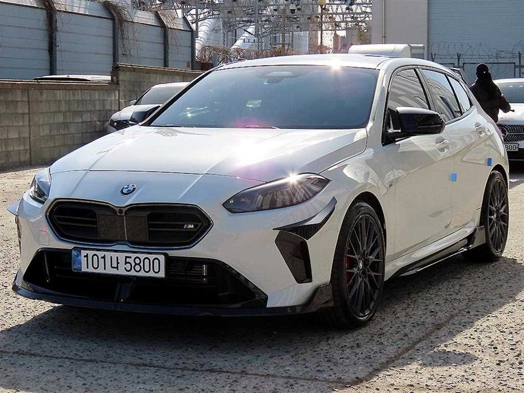 BMW 1시리즈 M135 xDrive 사진 2/20