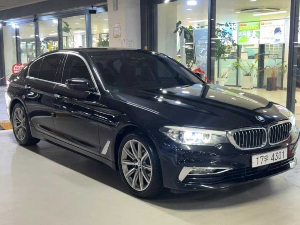 BMW 5시리즈 520i 럭셔리 사진 2/19