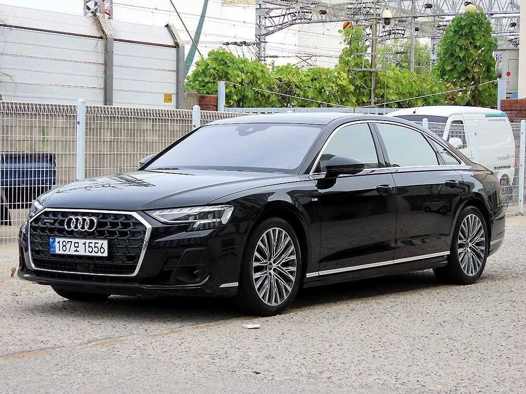 아우디 A8 55 TFSI 콰트로 LWB 프리미엄 사진 2/19