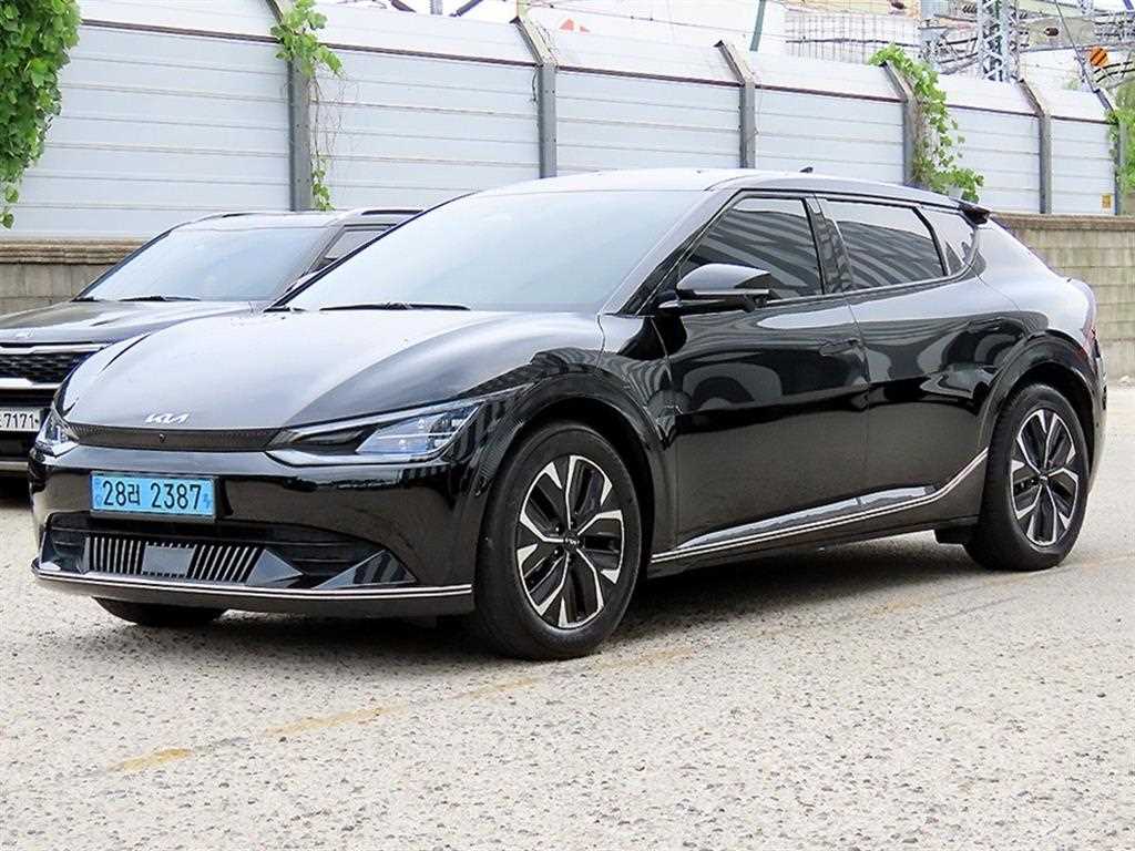 기아 EV6 롱레인지 어스 사진 2/20