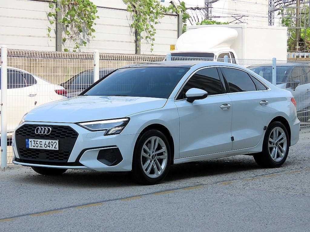 아우디 A3 40 TFSI 사진 2/19