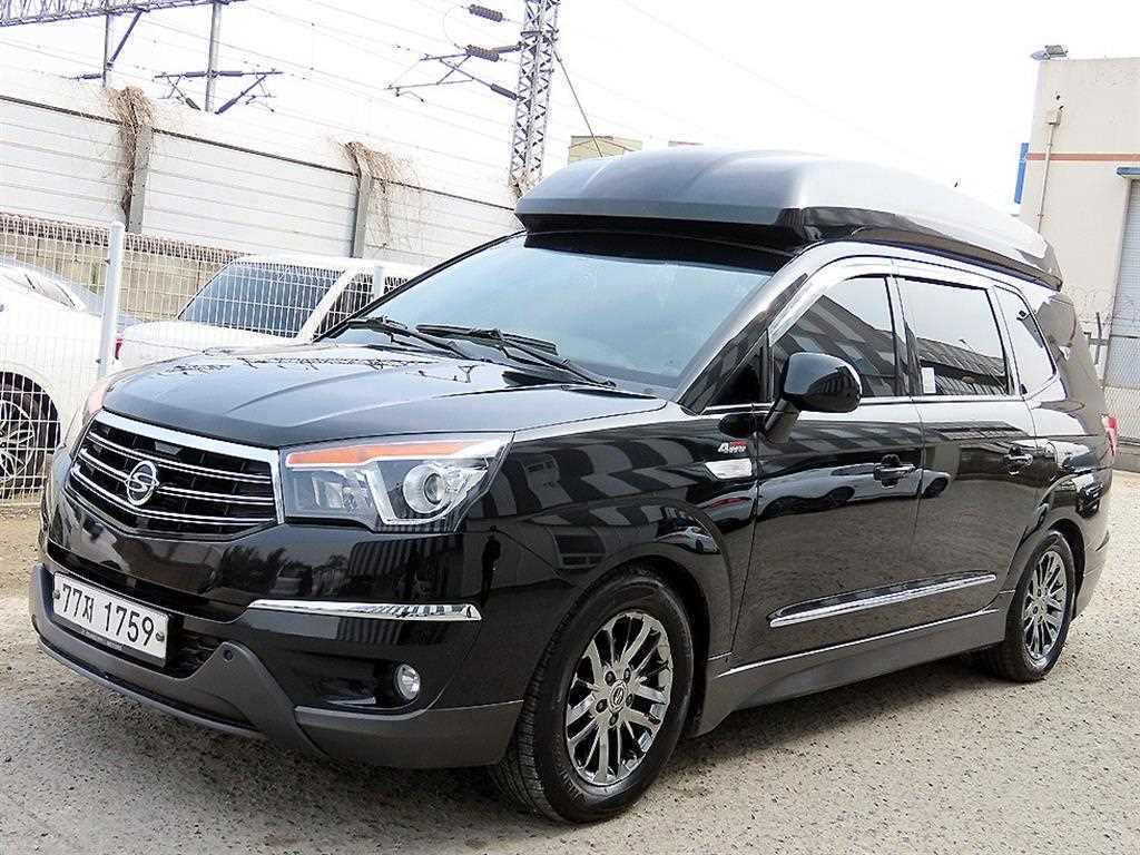 KGM 코란도 4WD 샤토 11인승 사진 2/20