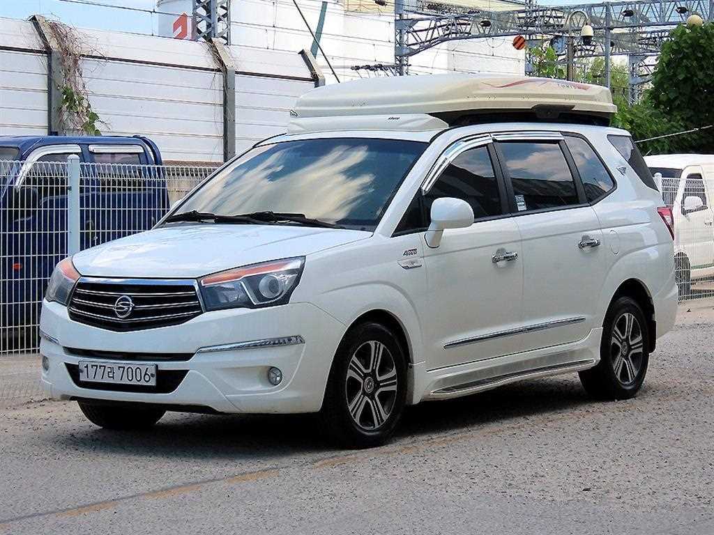 KGM 코란도 4WD GT 9인승 사진 2/20