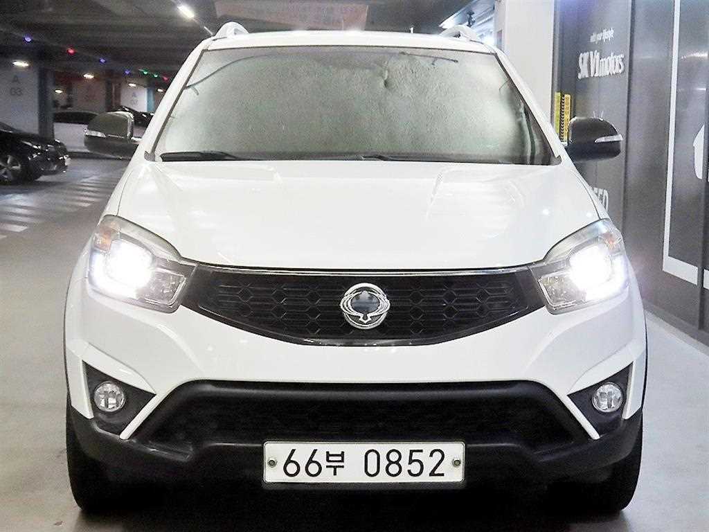 KGM 코란도 2WD 2.2 익스트림 사진 2/19