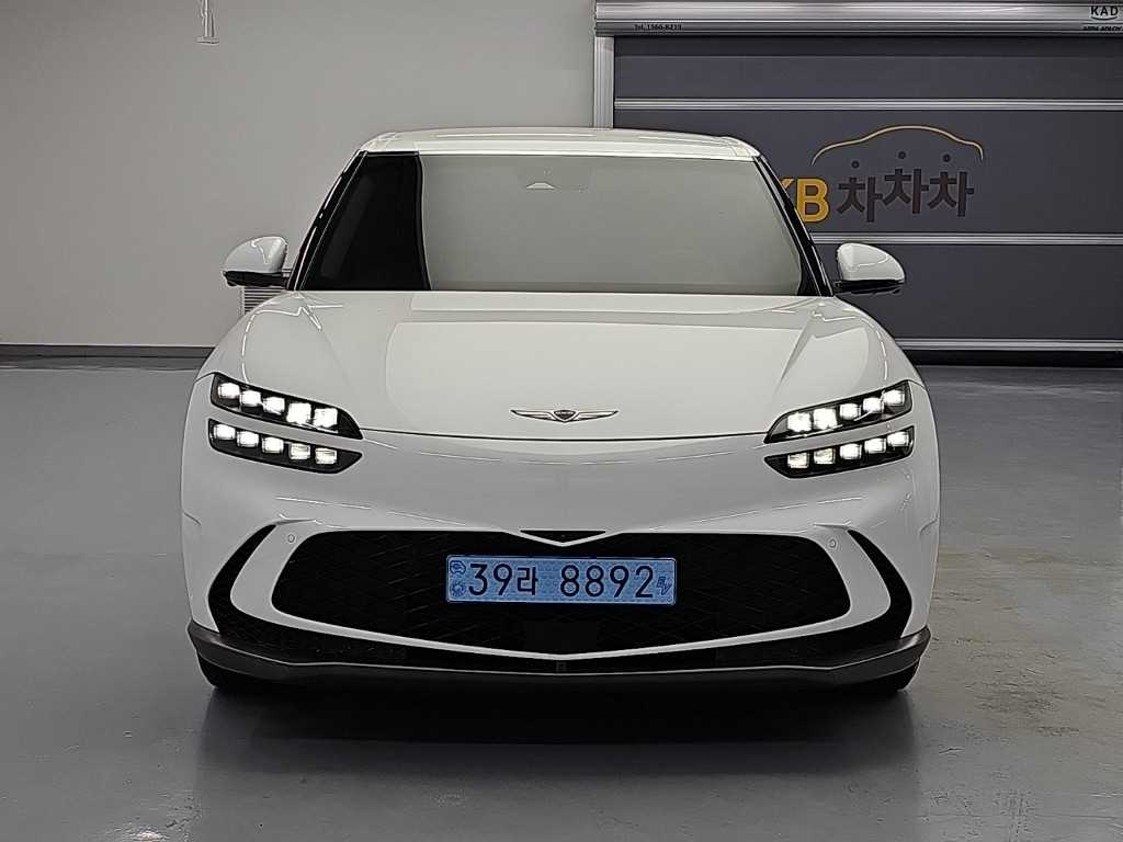 제네시스 GV60 스탠다드 2WD 사진 2/20