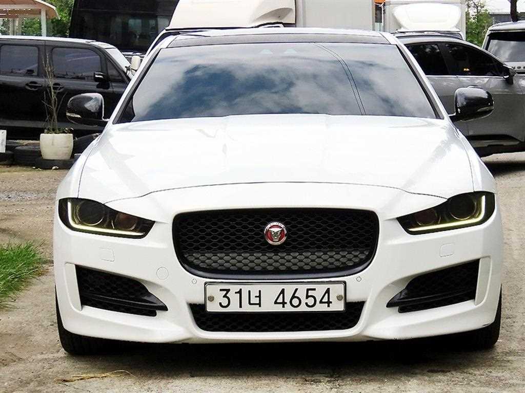 재규어 XE 2.0D R스포츠 사진