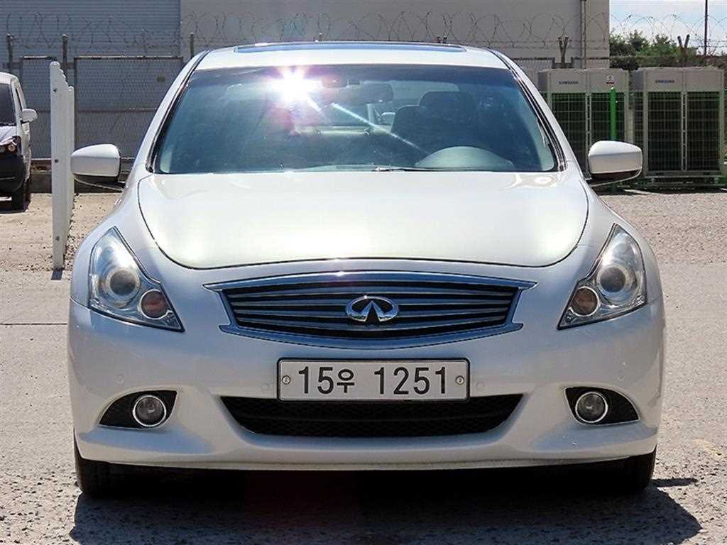 G37 세단 2010년식