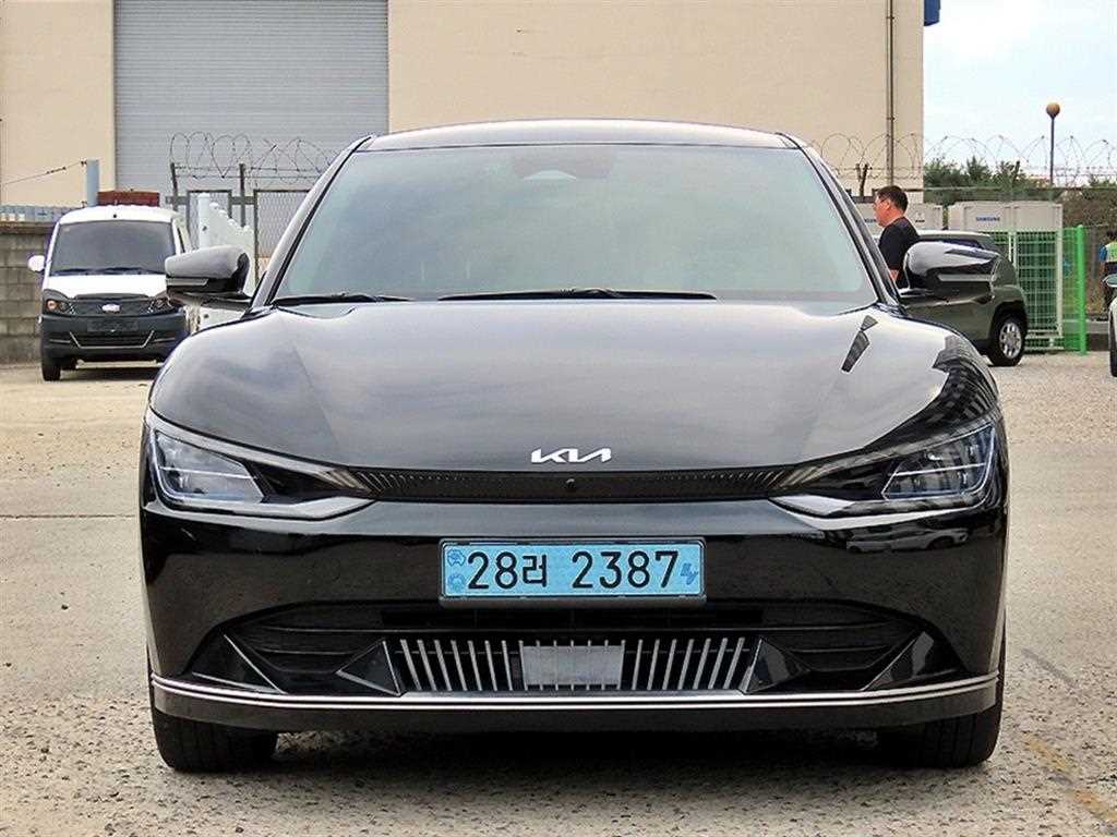 기아 EV6 롱레인지 어스 사진
