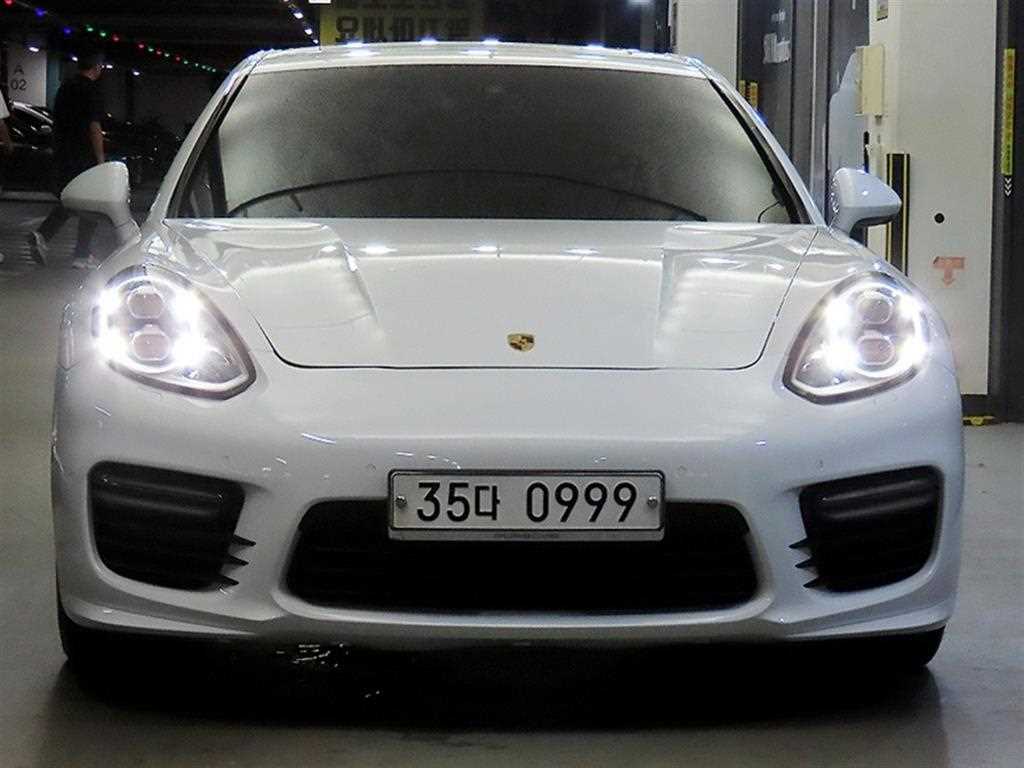 포르쉐 파나메라 4.8 GTS 사진 2/20