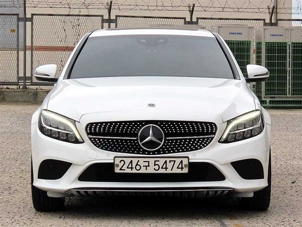벤츠 C 클래스 C220 d 4MATIC 아방가르드 사진 2/20