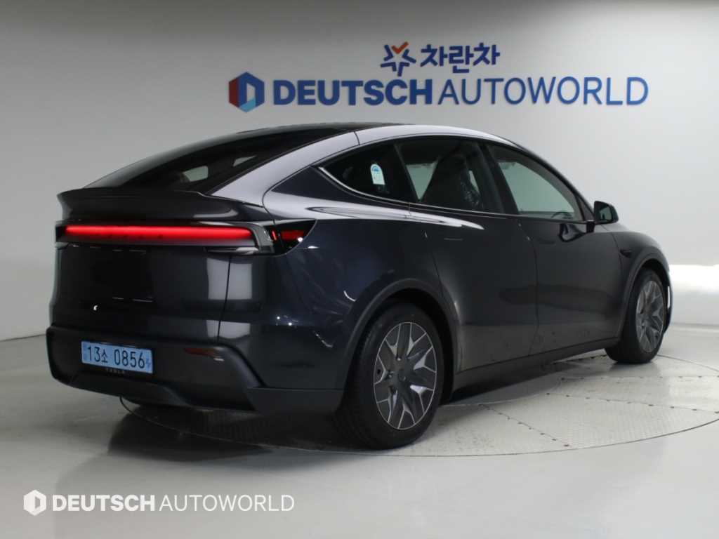 테슬라 모델 Y L 사진 2/20