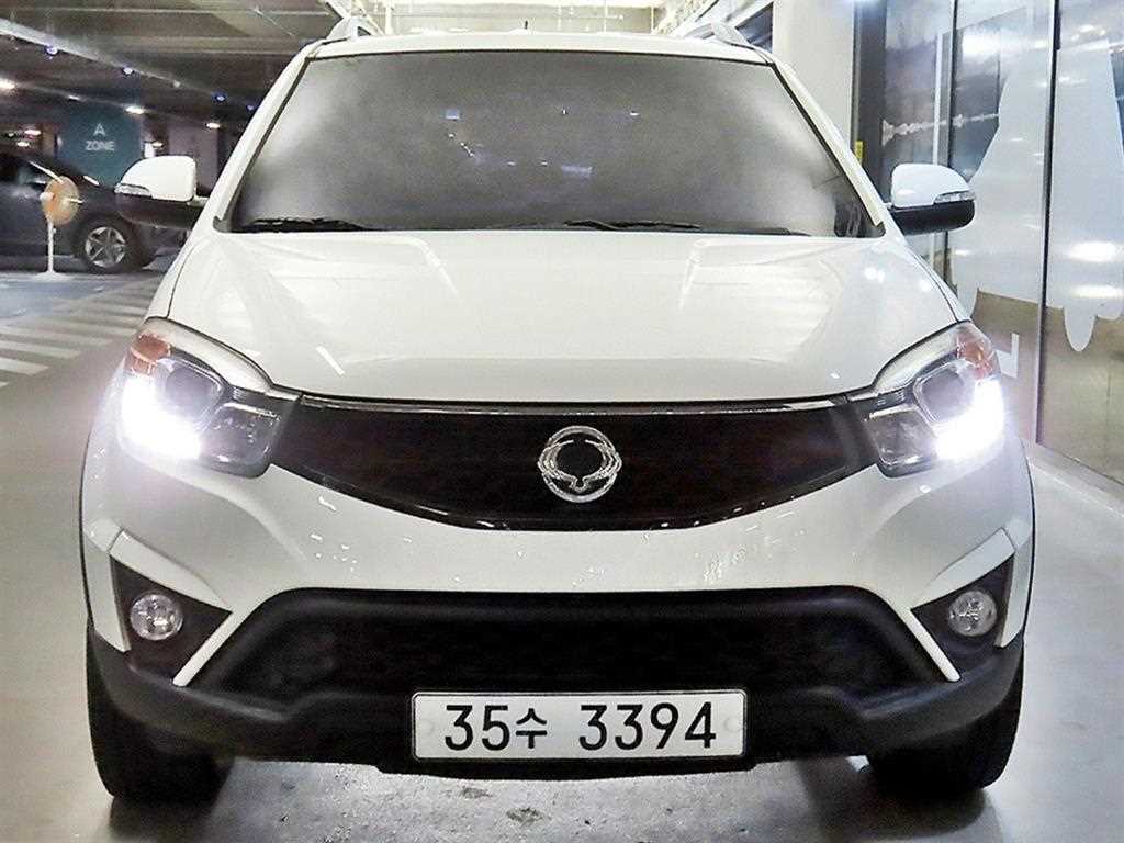 KGM 코란도 4WD 2.0 어드벤처 60th 에디션 사진 2/20