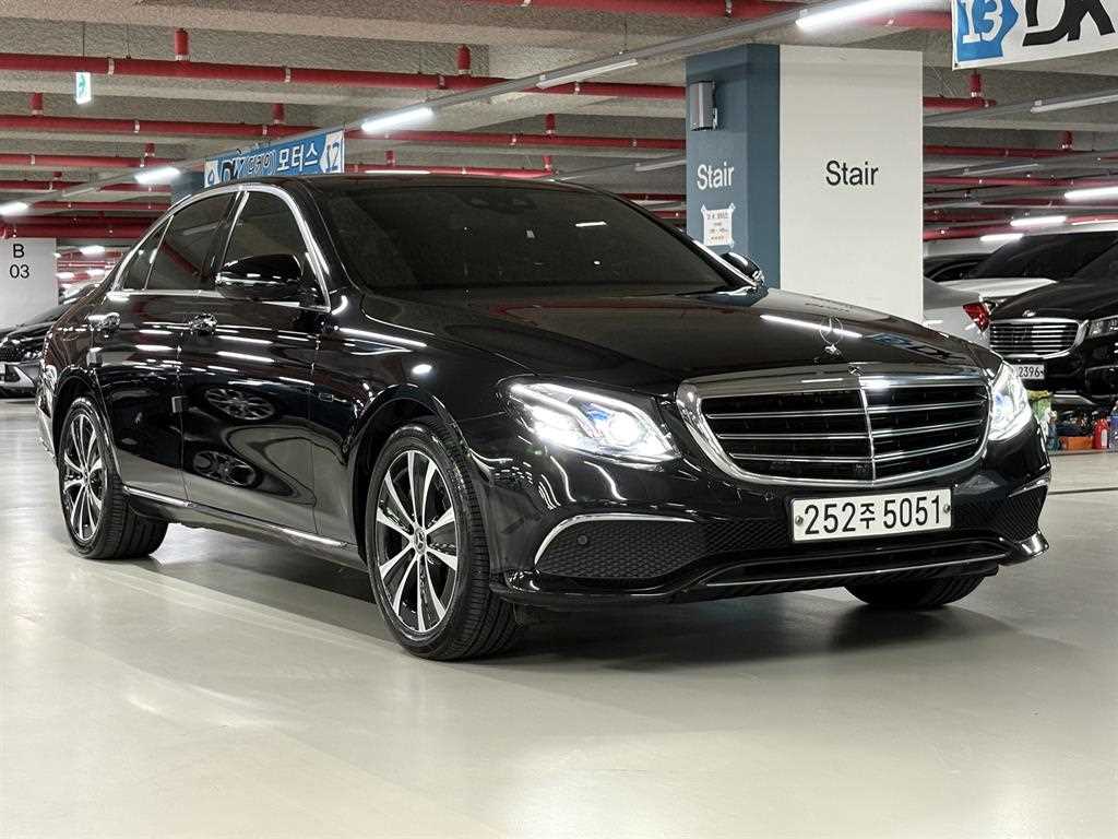 벤츠 E 클래스 E300e 익스클루시브 사진 2/20