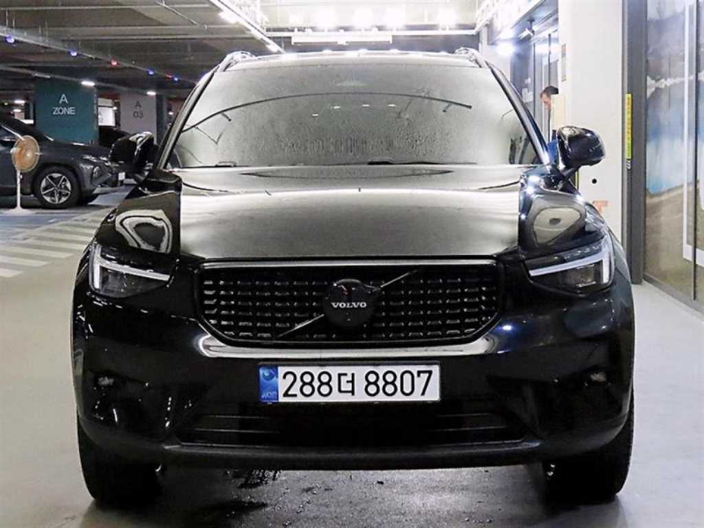 볼보 XC40 B4 AWD 플러스 브라이트 사진 2/20