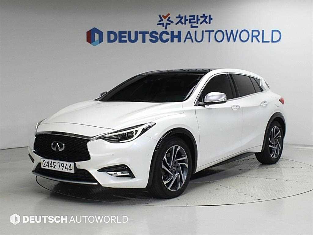 Q30 2.0 카페 틱 2019년식