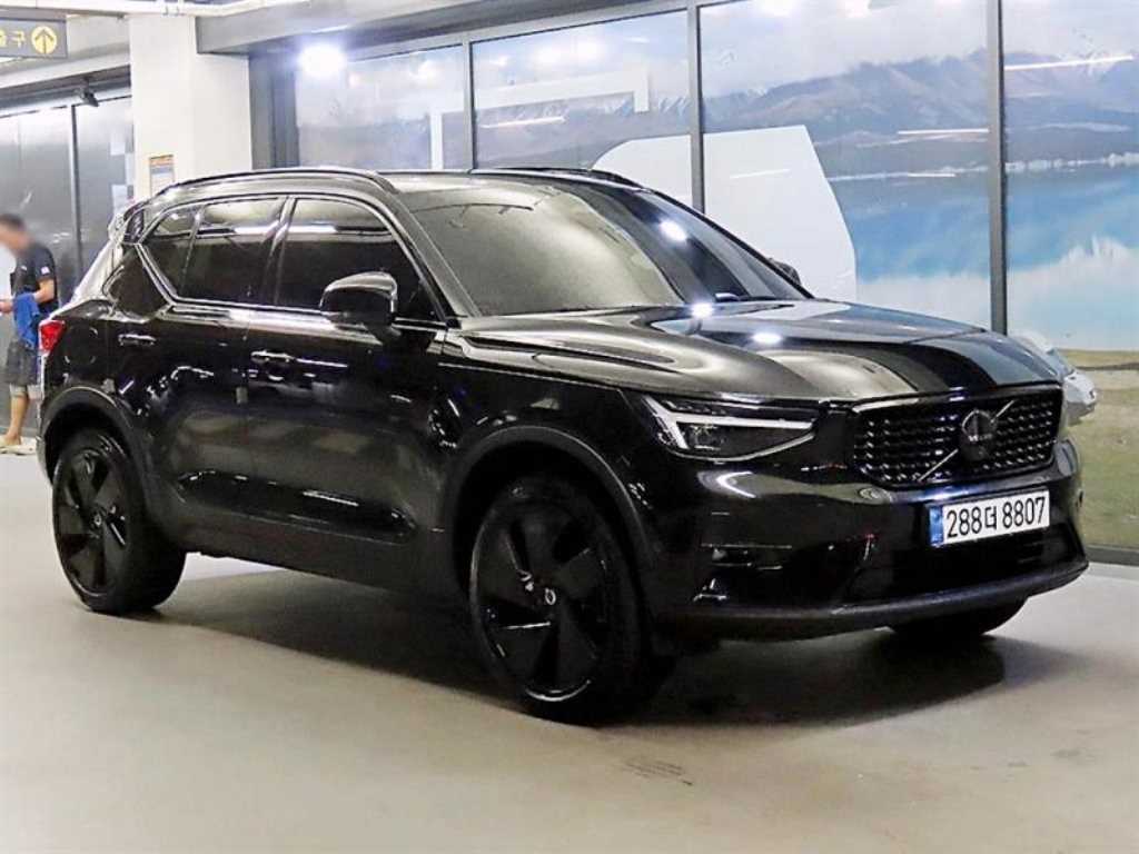 XC40 B4 AWD 플러스 브라이트 2025년식