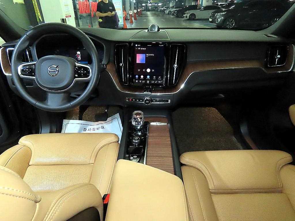 XC60(2세대) B5 AWD 얼티메이트 브라이트 2024년식