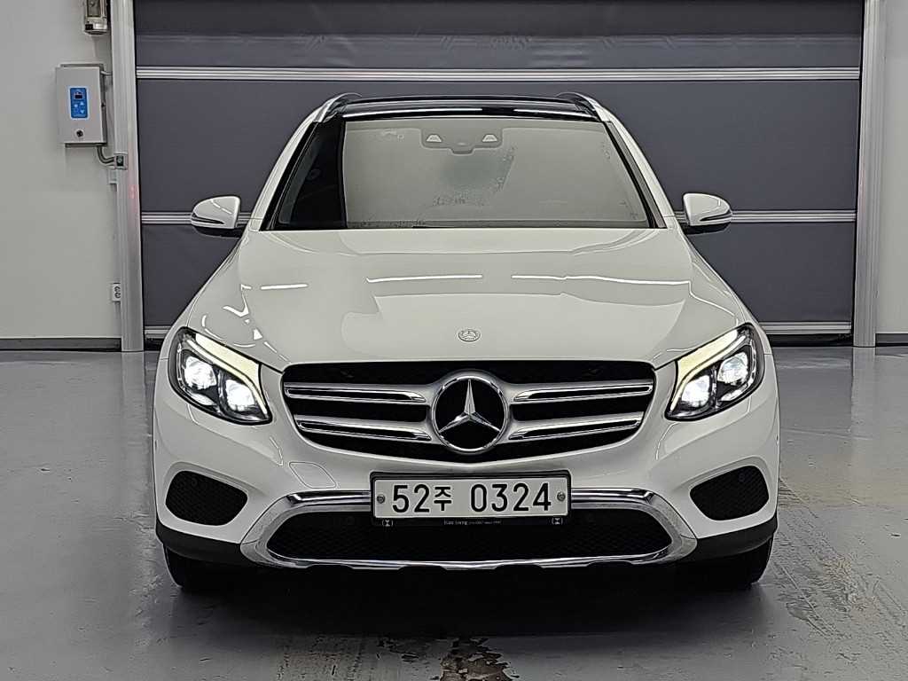 벤츠 GLC 클래스 GLC 220 d 4MATIC 사진 2/19