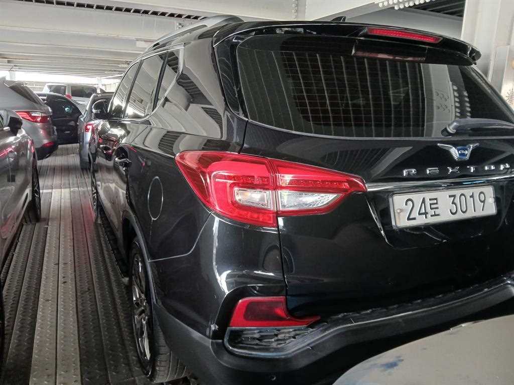 KGM 렉스턴 디젤 2.2 4WD 헤리티지 사진 2/5